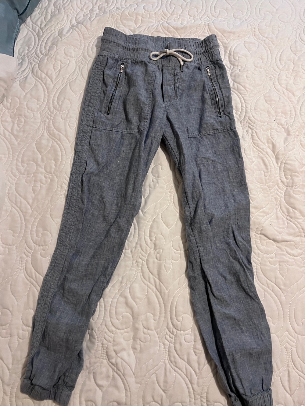 Athleta Women's Gray Cropped Drawstring Joggers
